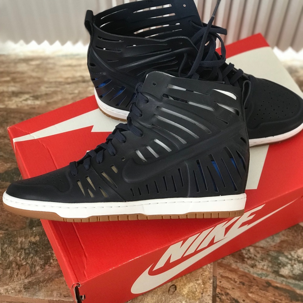 Nike dunk sky hi 2.0. Never worn.